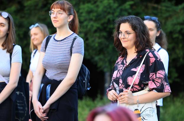 Zagreb: Promocija knjiga iz serijala Bridgerton i susret s autoricom Juliom Quinn