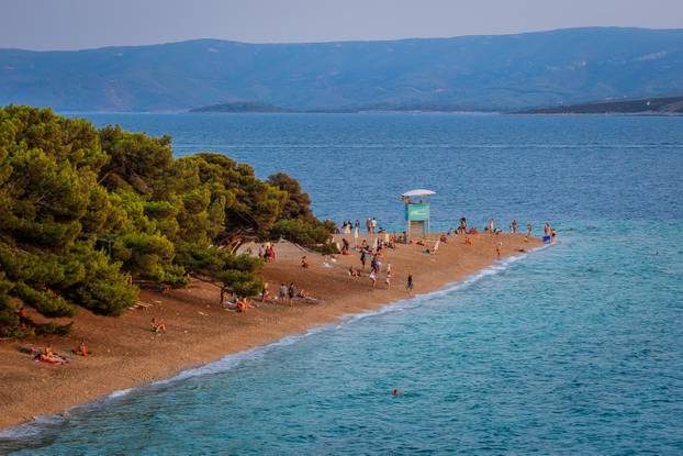 Bol:  Predvečerje na Zlatnom Ratu