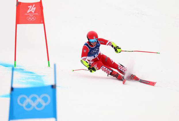 Alpine Skiing - Men's Giant Slalom Run 1