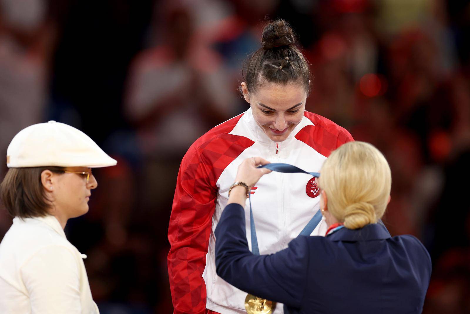 Olimpijske igre Pariz 2024., Kolinda Grabar-Kitarović uručila je zlatnu medalju Barbari Matić