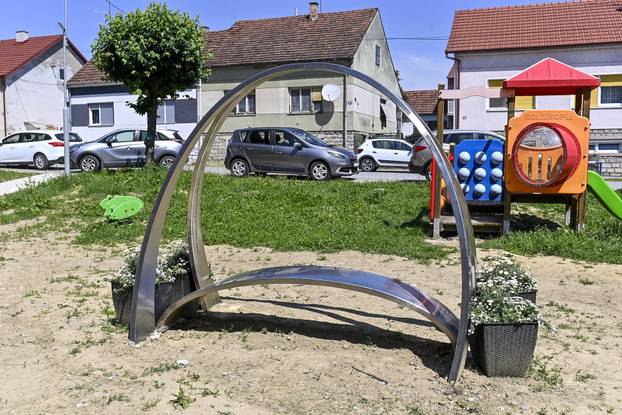 Daruvar: Igralište koje je posvećeno djevojčici Mireli, prvom djetetu stradalom u Domovinskom ratu