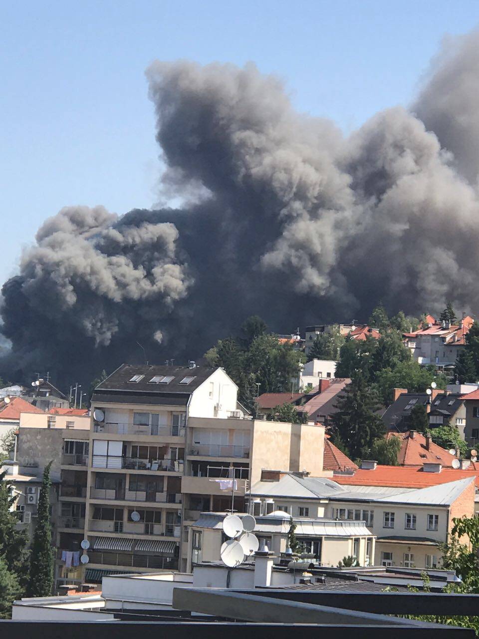 Četvero kolabiralo: Vatrogasci u borbi s vatrom i dehidracijom