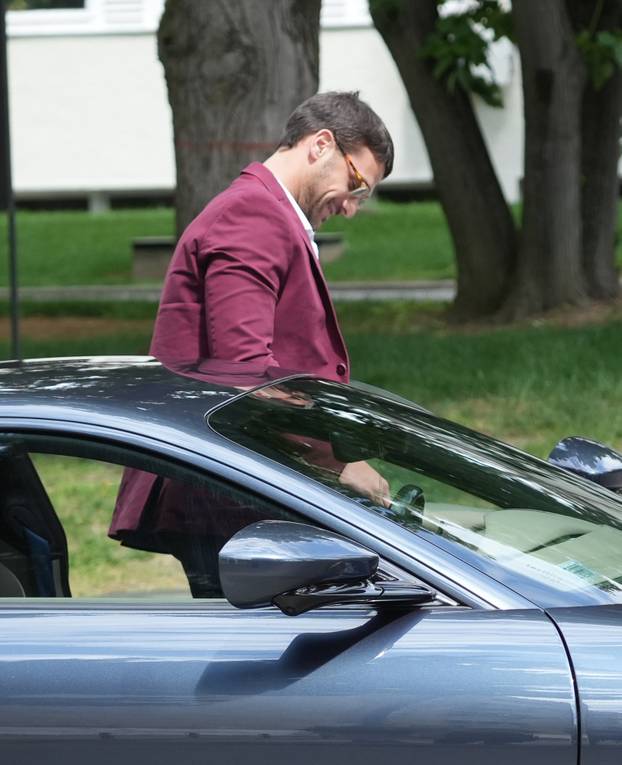Beograd: Dara Bubamara je na snimanje emisije Zvezde granda stigla  s novim dečkom