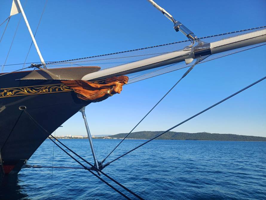 Megajahte slavnih kao hoteli: U njima su kina, liftovi i garaže...