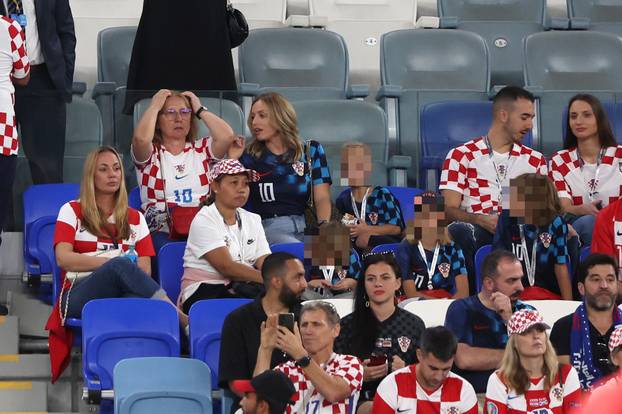 Plenković u društvu sina, naši ministri okruženi šeicima, stigle su i  obitelji Modrić i Kramarić...