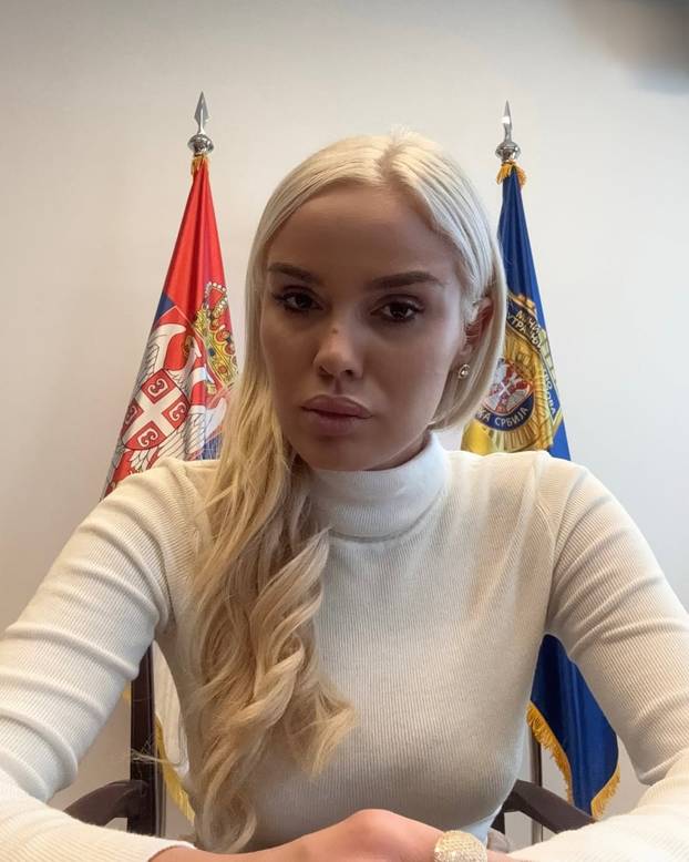 Divi se Dačiću, traži zatvor za sve loše komentare o Vučiću: Tko je srpska političarka Ana?