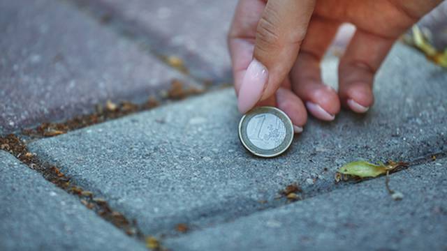 Pronašli ste kovanicu na cesti? To ima duhovno značenje, a poruku otkriva broj na njoj