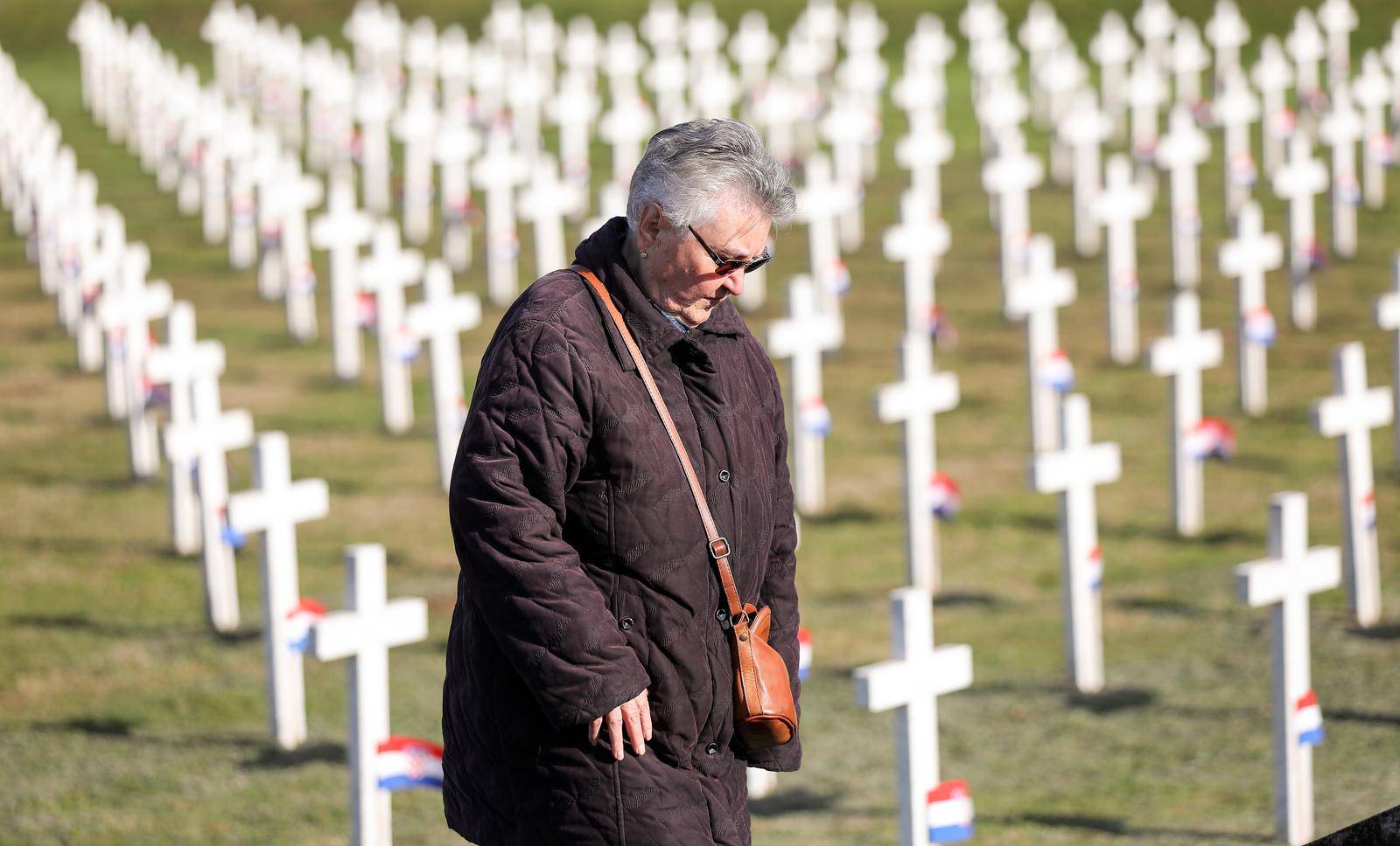 Vukovar: Memorijalno groblje žrtava iz Domovinskog rata dan uoči obilježavanja Dana sjećanja 