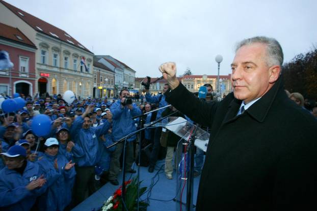 Sanader i simpatizeri: Ovako su HDZ-ovi skupovi izgledali 2007.