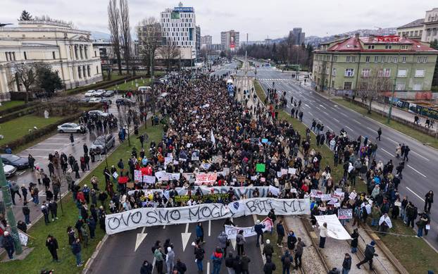 Nastavljen sedmi po redu protesti građana u Sarajevu zbog tragične tramvajske nesreće