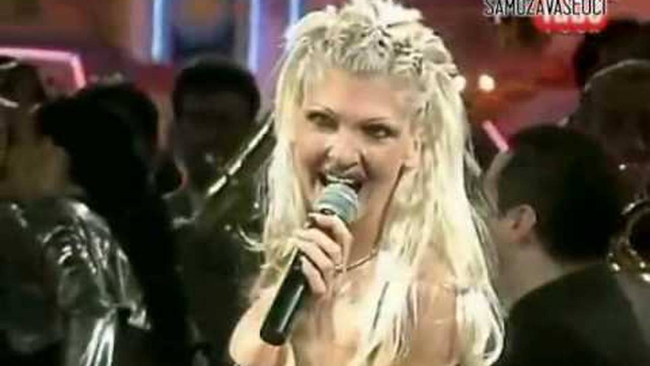 Karleuša objavila fotku na kojoj ima 14 godina s izbora za miss. Pogledajte kako se mijenjala...
