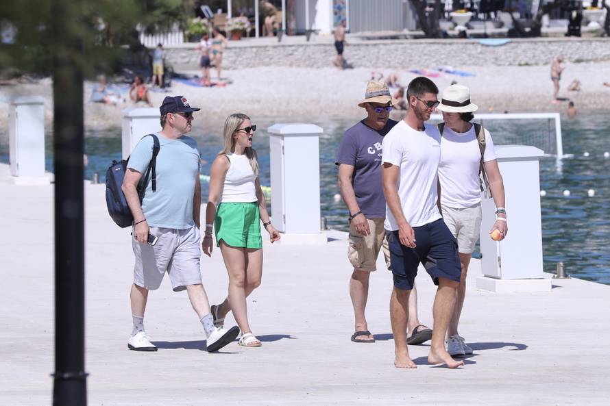 EKSKLUZIVNO: Kevin Spacey u društvu Jakova Sedlara prošetao po Braču 