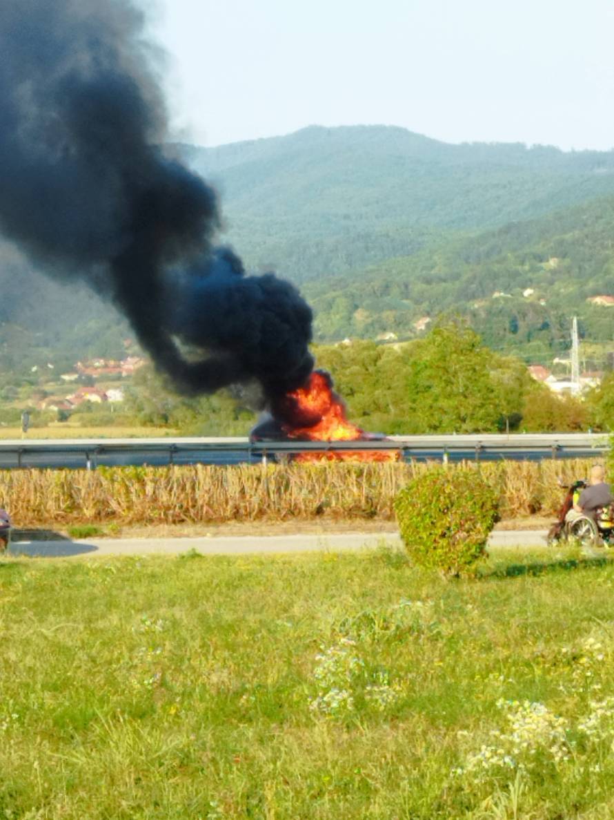 VIDEO Auto gorio kod Zaprešića