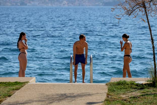 Zadar: Praznik rada na plaži Kolovare