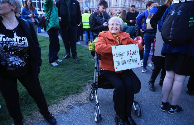 Zagreb: Održan jubilarni 10. Noćni marš za prava žena "Žene – kičma otpora"