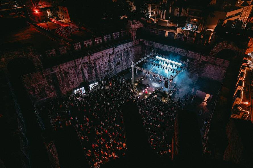 Uragan SENIDAH oduševio Trogirane i najavio KulaKula festival!