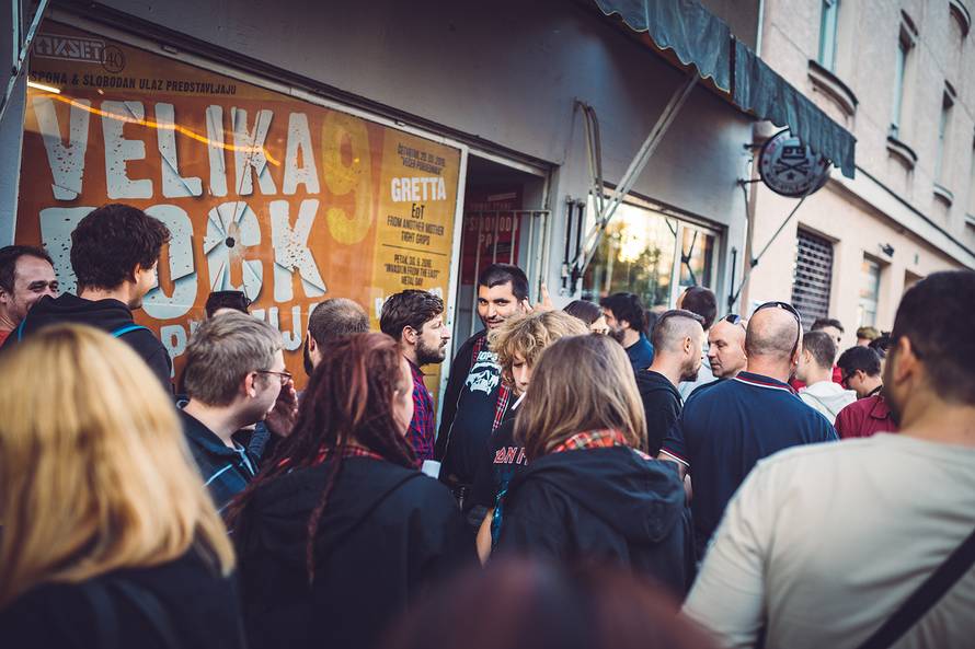 200 fanova Piva, Brkova i Šanka na kvartovskom tulumu