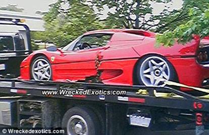 Zaplijenio Ferrari radi 'istrage', razbio ga i odbija platiti štetu 