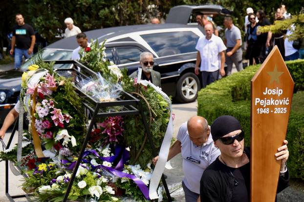 Sprovod glumca Josipa Pejakovića u Sarajevu