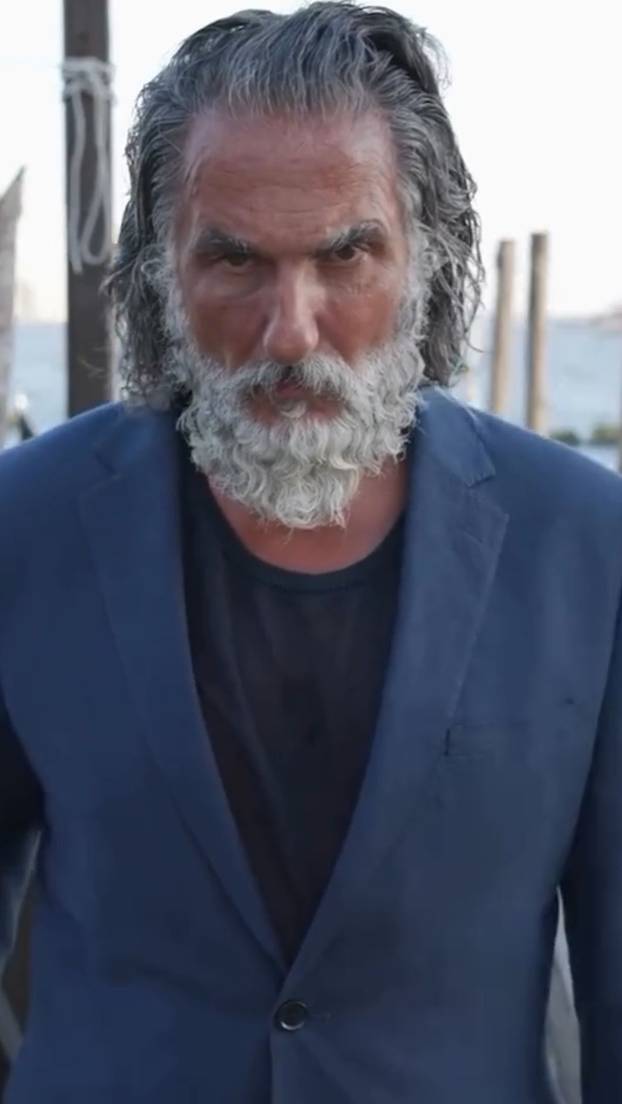 FOTO Zove se Zeus i izgleda kao bog: Ovaj muškarac je trenutno najpoželjniji na internetu!