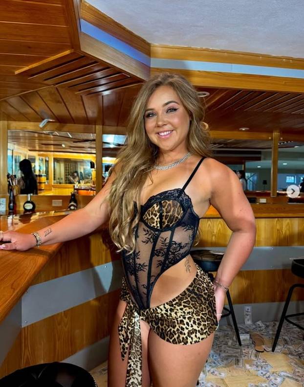 FOTO Bivša navijačica: 'Naporno sam vježbala za ovakvo tijelo. Ali sad imam golemi problem...'