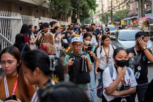 Buildings evacuated as quake rattles Philippine capital