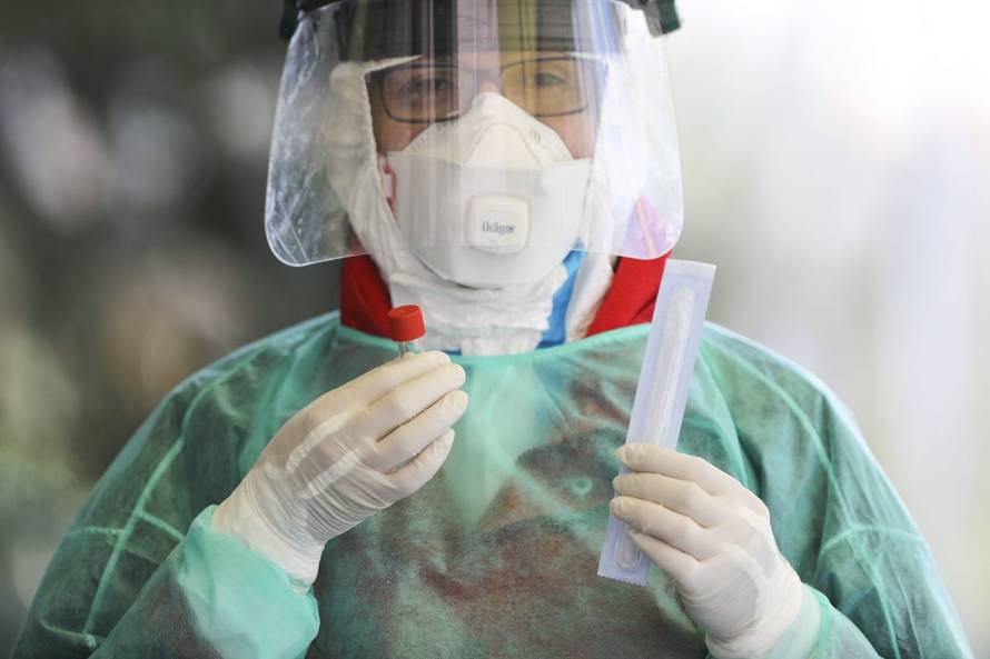 Imao tešku upalu pluća pa je greškom završio na intenzivnoj