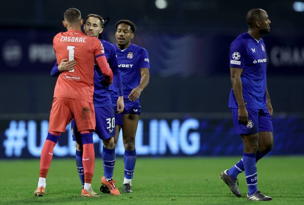 Igrači Dinama pozdravili navijače nakon utakmice protiv Celtica u Ligi prvaka