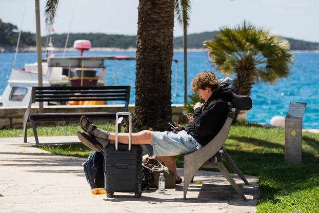 Sunčan dan na Hvaru 