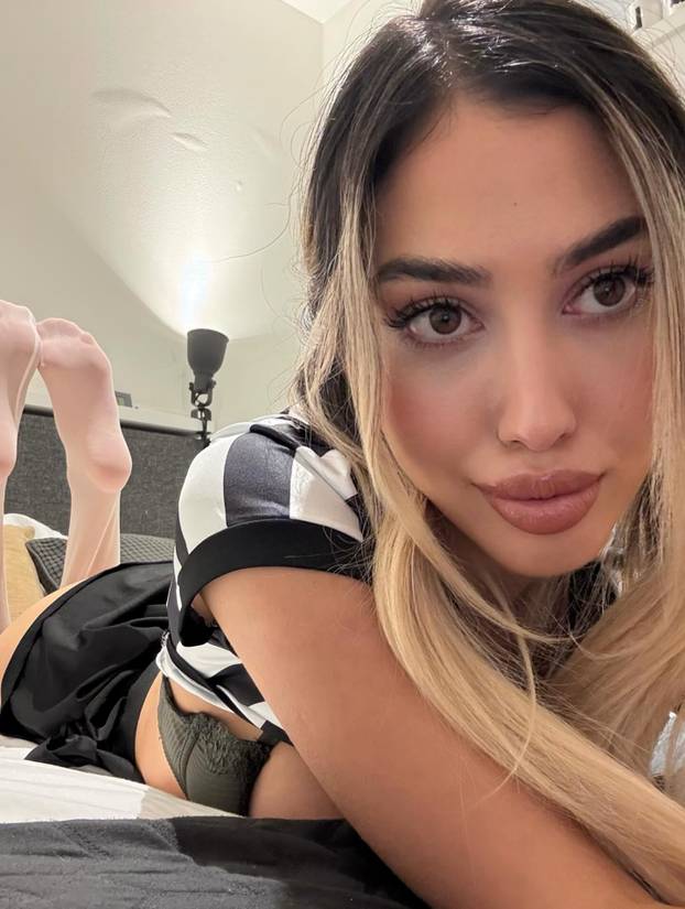 FOTO Sve joj je na mjestu! Prije su je ismijavali, danas zarađuje ogromne cifre kao model