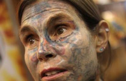 Ilustrirana Dama tetovirala si 95 posto tijela pa i lice
