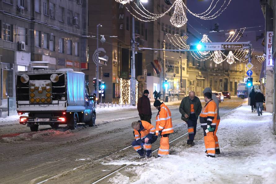 Zagreb: Pukla tračnica u Vlaškoj, promet nastavljen