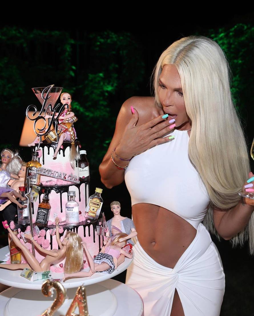 Karleuša je bijesna: 'Godinama navijaju da se razvedemo Duško i ja, to je do te mjere bolesno...'