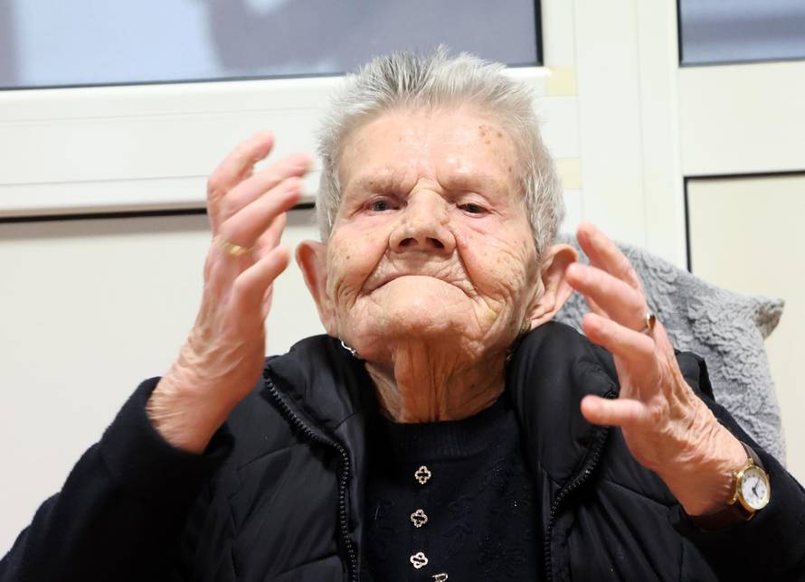 Šibenik: U Cvjetnom domu Ljeposava Periši? proslavila 100. ro?endan