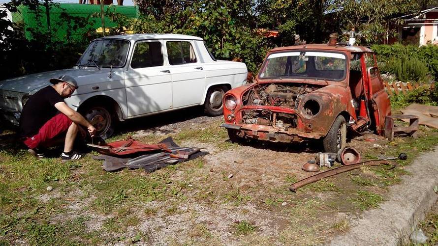 'Tata je bio na rubu da se ubije. Život mu je spasio stari Ford...'