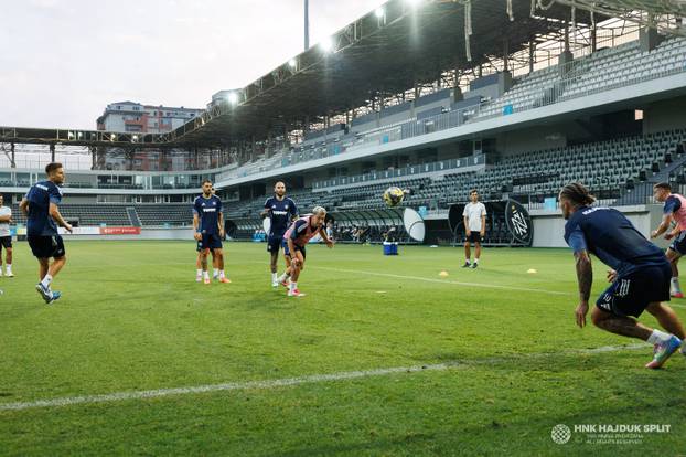 FOTO Hajdukovci odradili zadnji trening prije Zire. Maksimalan fokus, Hrgović čak stao i na gol