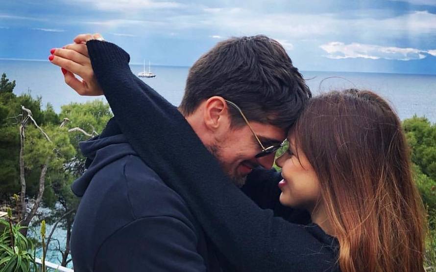 Bivši član 2Cellosa o četvrtom djetetu: 'Stiže pojačanje, a spol će i nama ostati iznenađenje!'