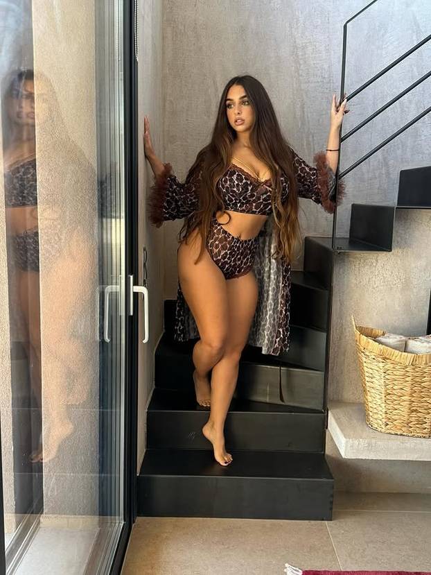 FOTO Gasi internet! Zovu je grčka boginja, a kad vidite njezine fotke saznat ćete i zašto