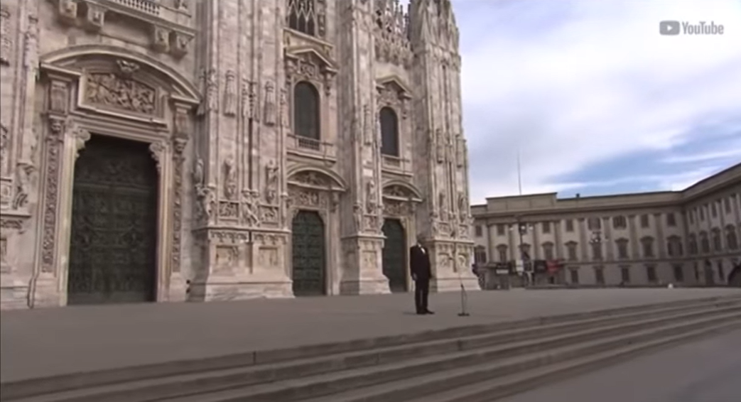 Bocelli pjevao, a milijuni ljudi je plakalo na ove kadrove Milana