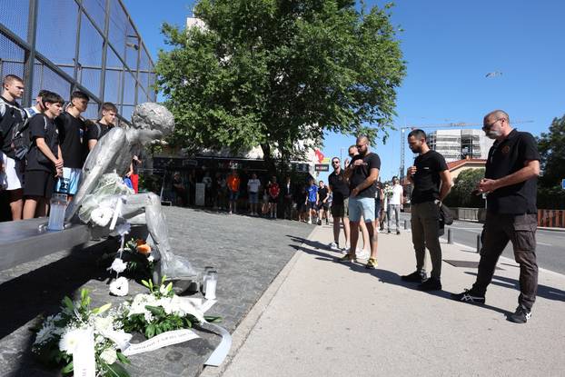 Šibenik: Kod spomenika na Baldekinu obilježena 33. obljetnica smrti Dražena Petrovi?a