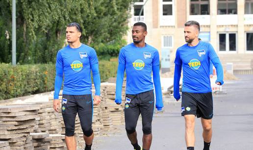 Hertha suspendirala Kaloua jer se uživo rukovao sa suigračima