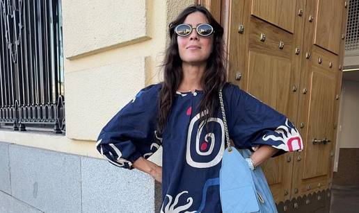 'Shopper' torba plavog tona, koja je idealna za grad i plažu