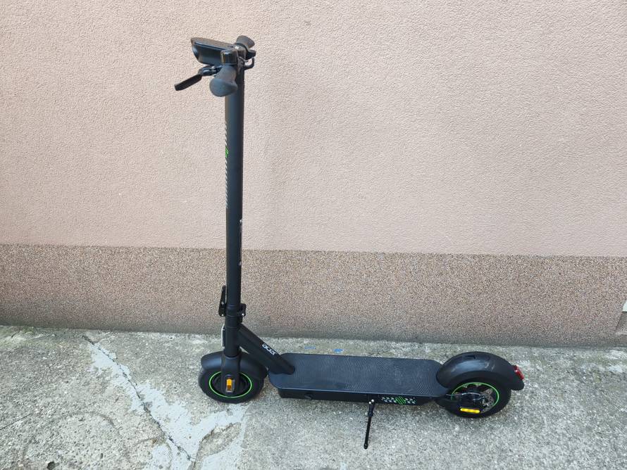 Isprobali smo Acer ES5 romobil za vožnju kroz urbanu džunglu