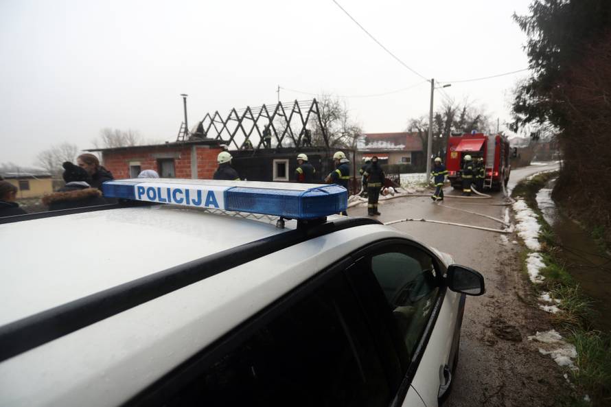 Drama kod Zagreba: Izvukla nepokretnog muža iz požara