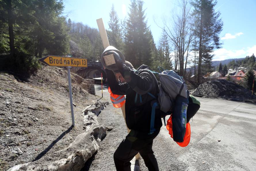 'Ako nemamo za djecu, onda ne možemo ni kupovati avione'