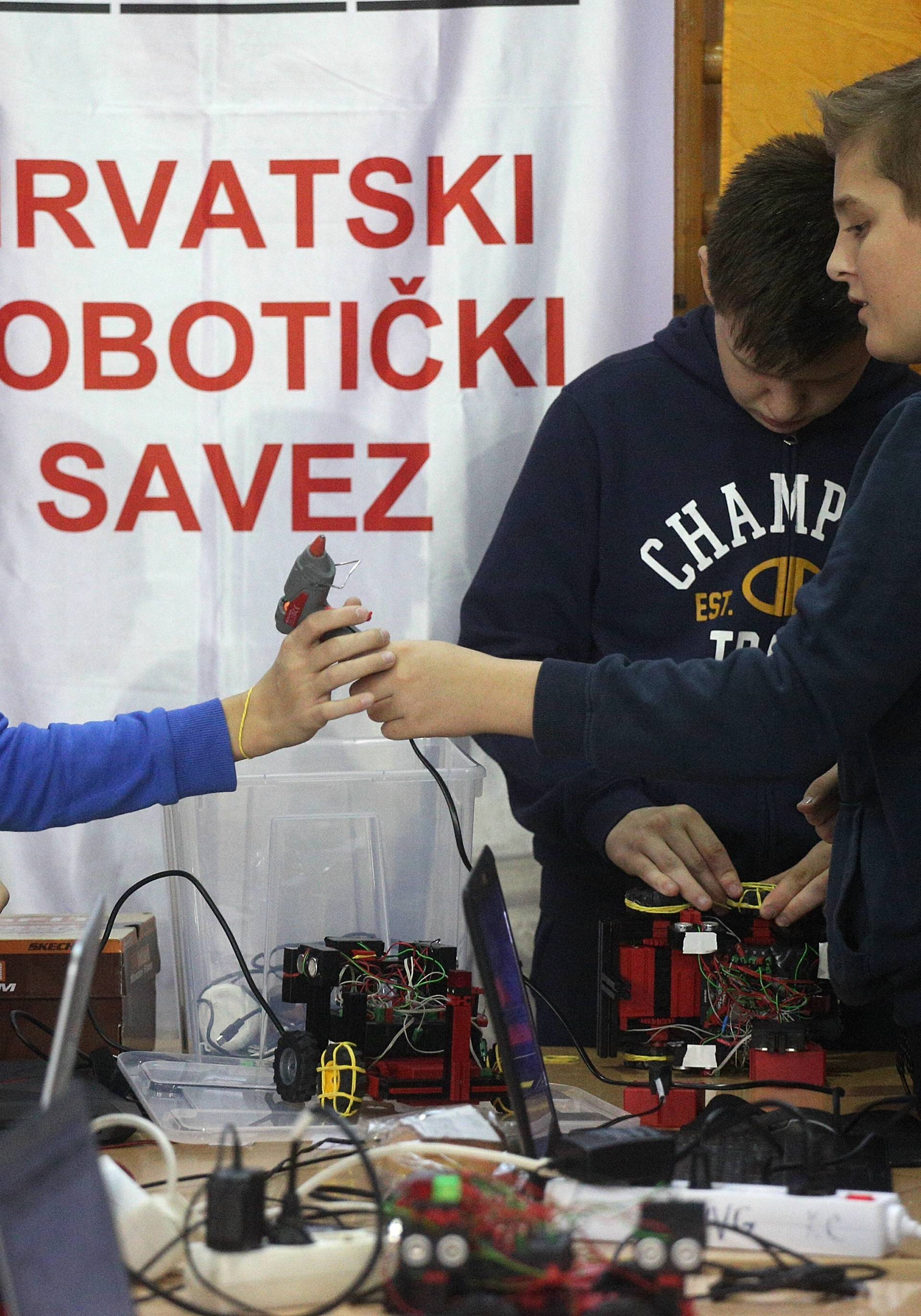 Zagreb: OdrÅ¾ano meÄunarodno robotiÄko natjecanje, RoboCup Junior Zagreb 2018.
