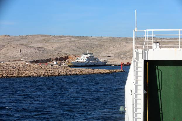 Rab: Trajekti Rapske plovidbe i putnici