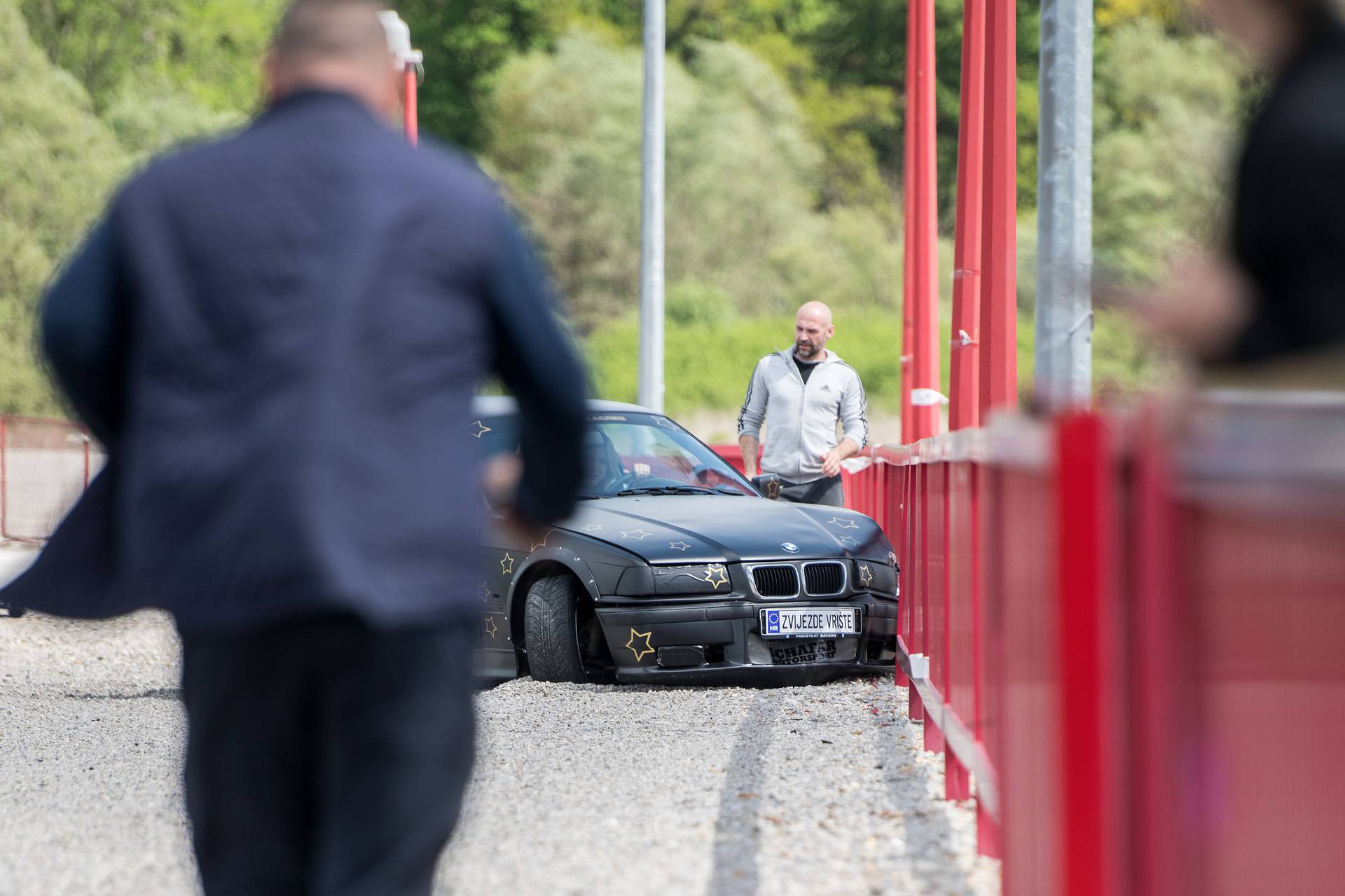 Nives Celzijus slupala je BMW: 'Skoro sam ostala bez glave'