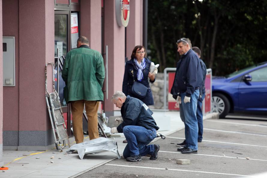 Rijeka: U ranim jutarnjim satima raznesen bankomat u mjestu Äavle