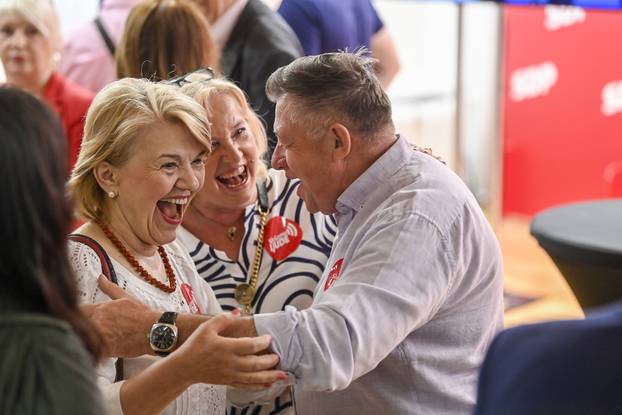 Zagreb: Iščekivanje rezultata u stožeru SDP-a